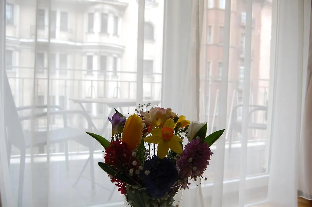 Budapest Downtown Apartments With Balcony & Optional Garage & Restaurant In The Building