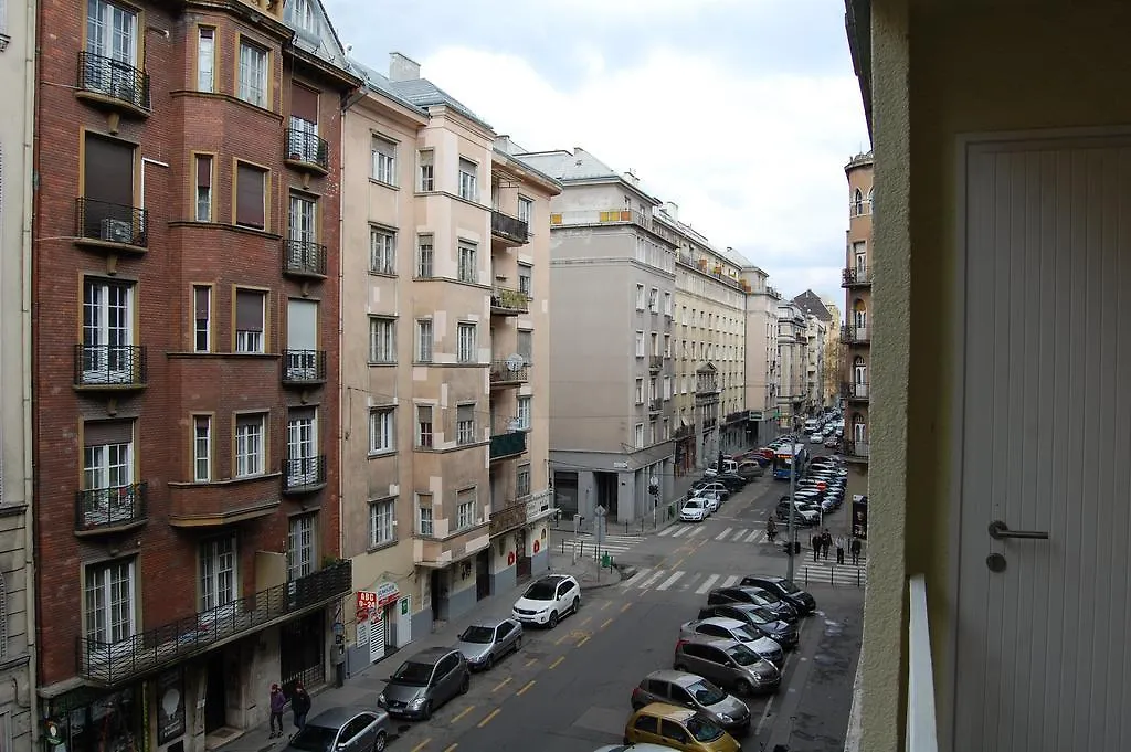 Budapest Downtown Apartments With Balcony & Optional Garage & Restaurant In The Building
