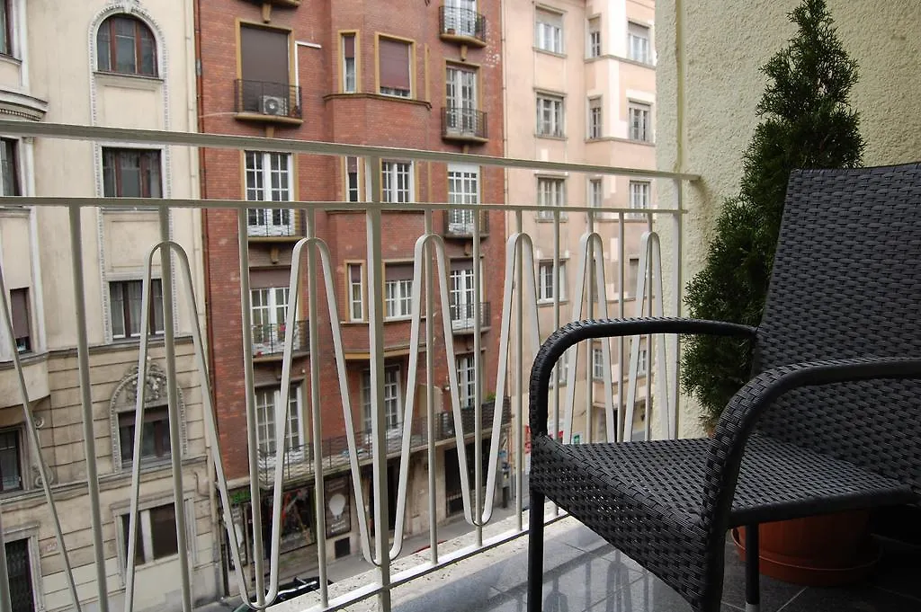Budapest Downtown Apartments With Balcony & Optional Garage & Restaurant In The Building